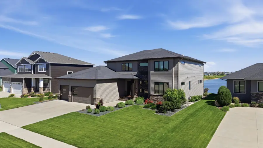 1467 75th Avenue S, Fargo, ND 58104 - #2