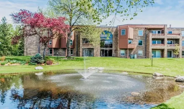 2230 Midland Grove Road #305, Roseville, MN 55113
