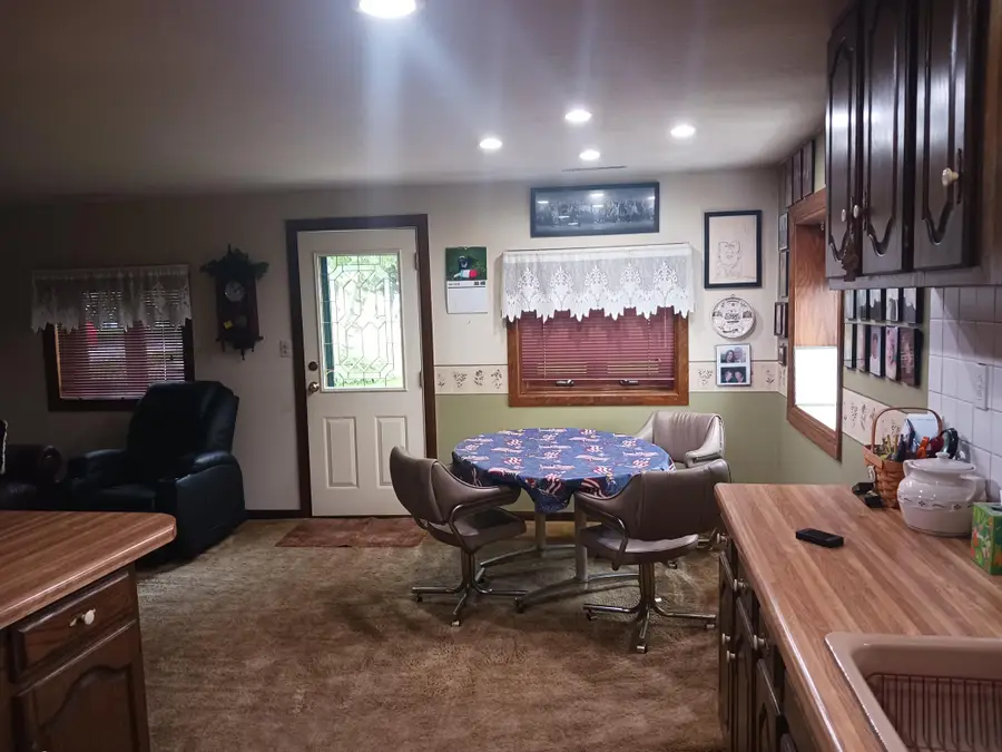 606 3rd Street Sw, Stewartville, MN 55976 - #2
