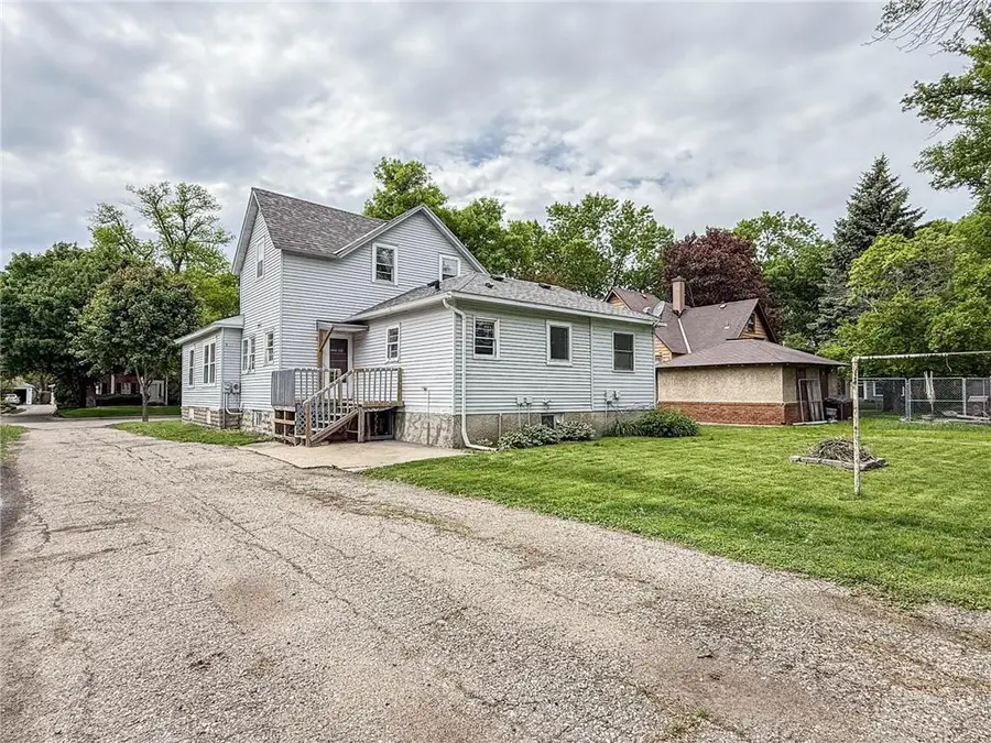 409 9th Street Sw, Willmar, MN 56201 - #3