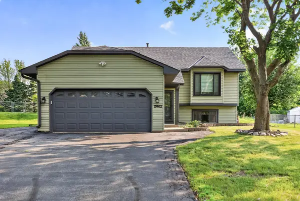 17462 Logans Drive, Eden Prairie, MN 55346