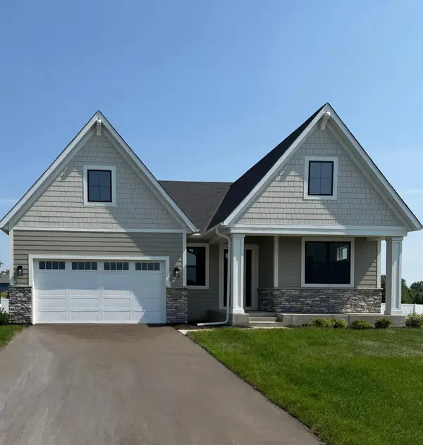 17940 Greenwich Way, Lakeville, MN 55044