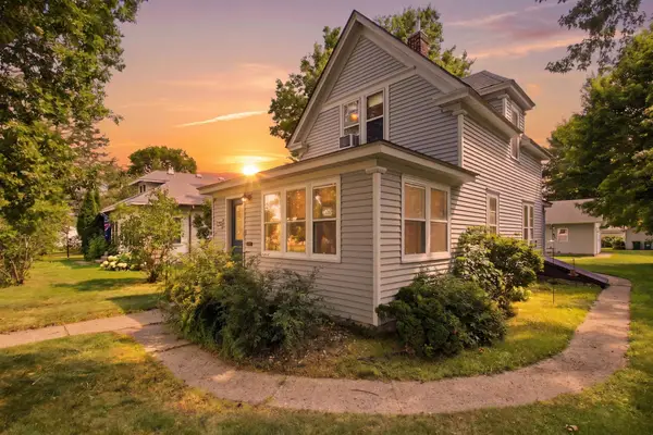 319 S Miller Avenue, Litchfield, MN 55355