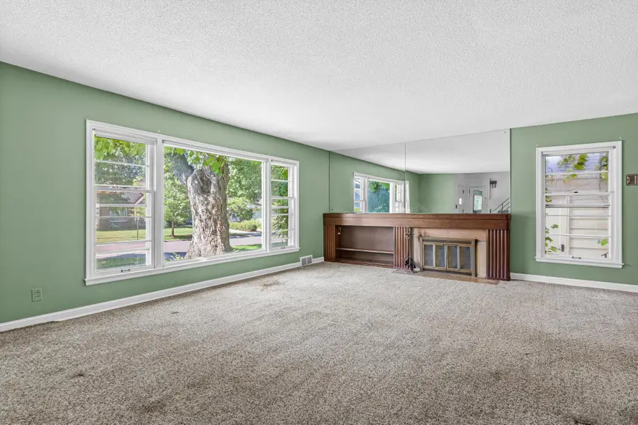 1531 Idaho Avenue W, Falcon Heights, MN 55108 - #2