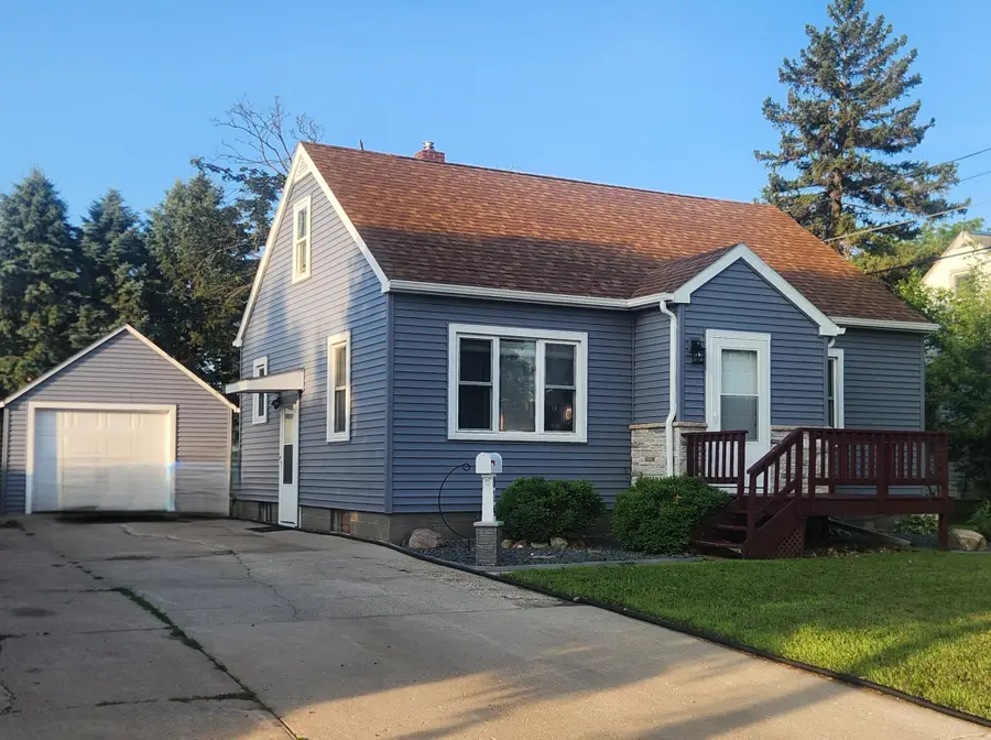 814 3rd Street Se, Pipestone, MN 56164 - #3