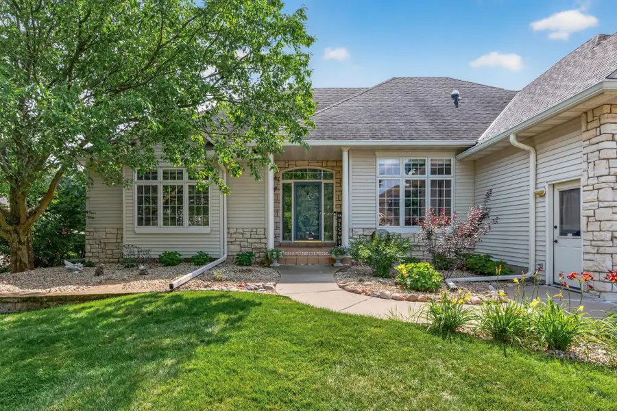 11312 Kenworth Lane, Lakeville, MN 55044 - #2