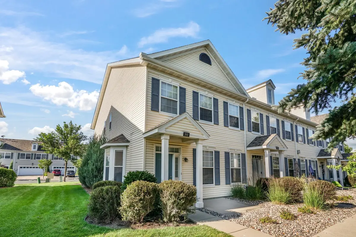 1692 Liberty Circle, Shakopee, MN 55379 - #1