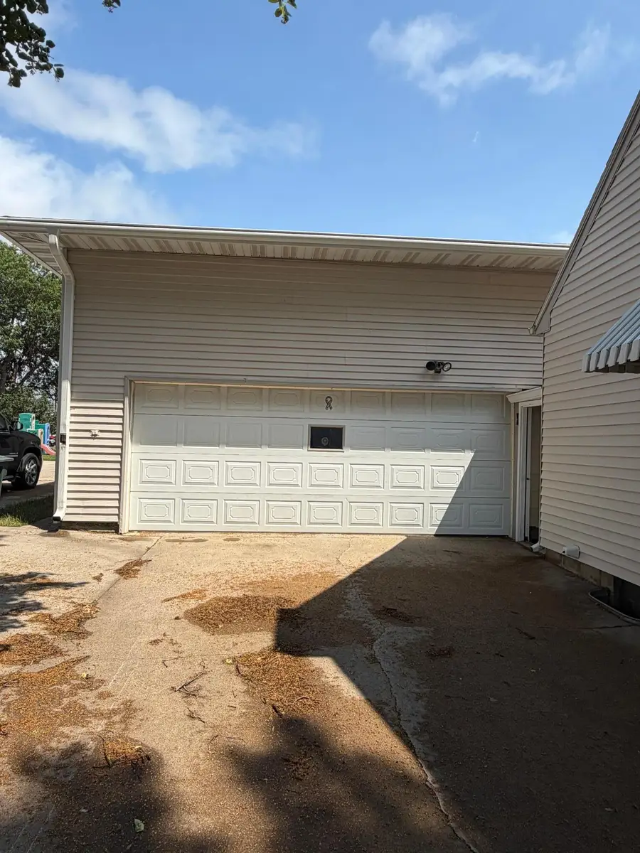 221 E Fletcher Street, Luverne, MN 56156 - #2