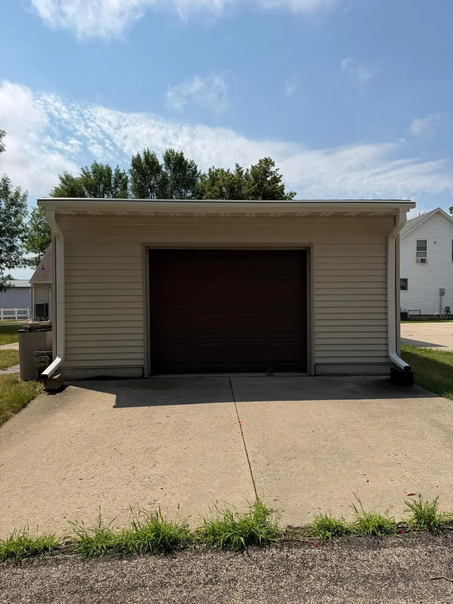 221 E Fletcher Street, Luverne, MN 56156 - #3