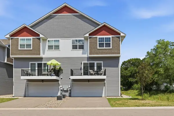 10259 3rd Street Ne #B, Blaine, MN 55434
