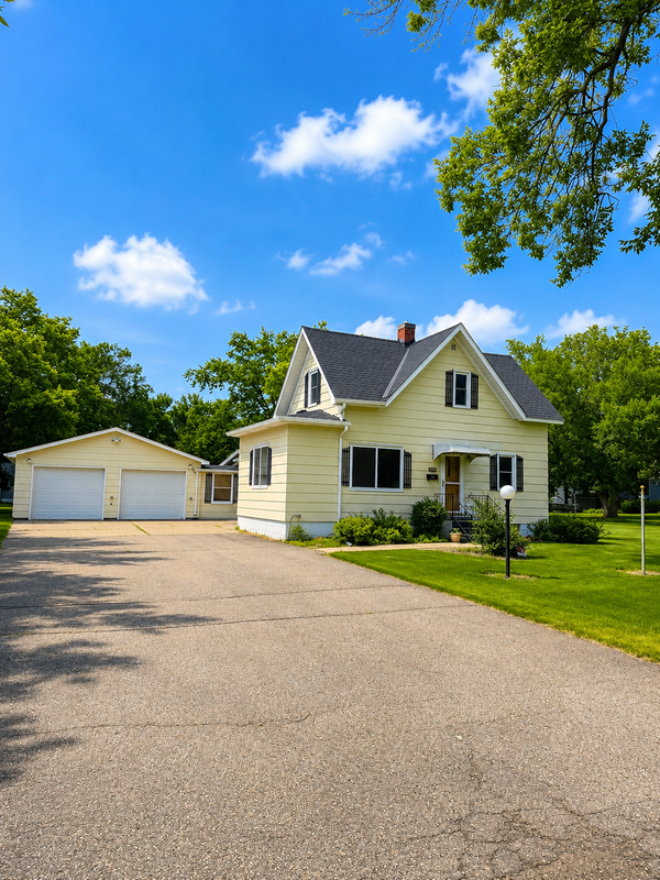 627 S Litchfield Avenue, Litchfield, MN 55355