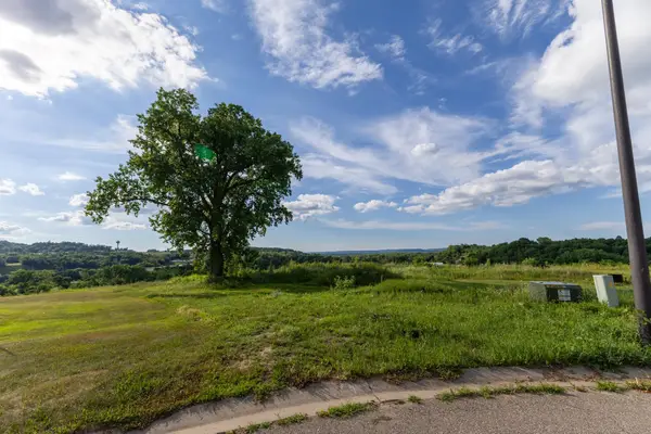1348 Hillside Drive, Red Wing, MN 55066