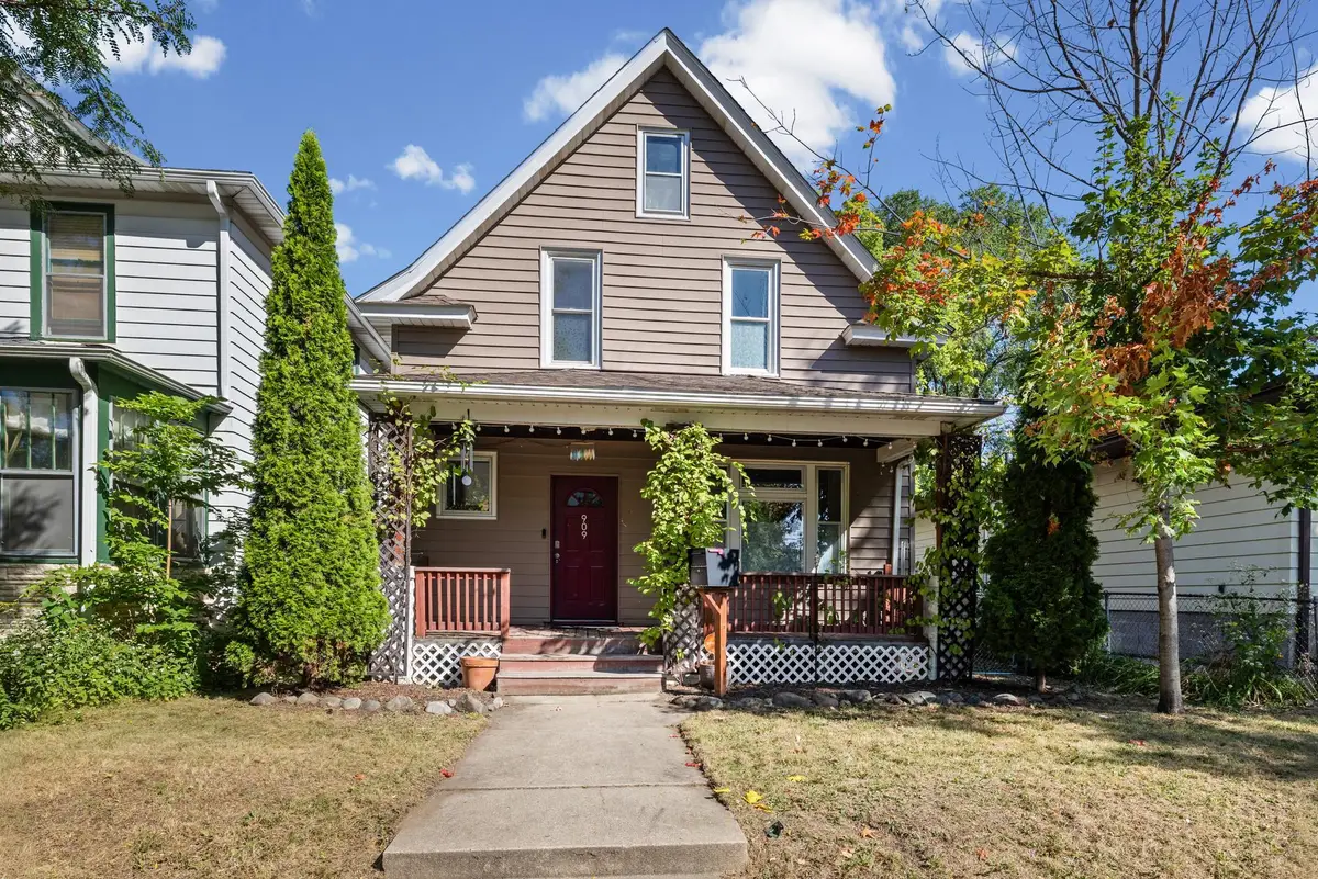 909 Sherburne Avenue, Saint Paul, MN 55104 - #1