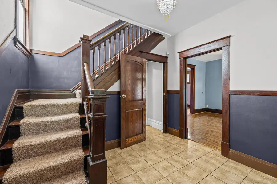 909 Sherburne Avenue, Saint Paul, MN 55104 - #2