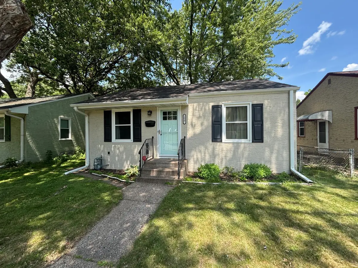 2047 Minnehaha Avenue E, Saint Paul, MN 55119 - #1