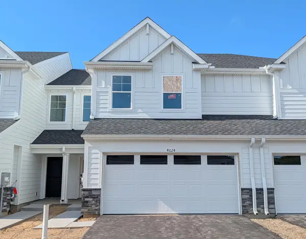4024 Hayward Avenue N, Oakdale, MN 55128