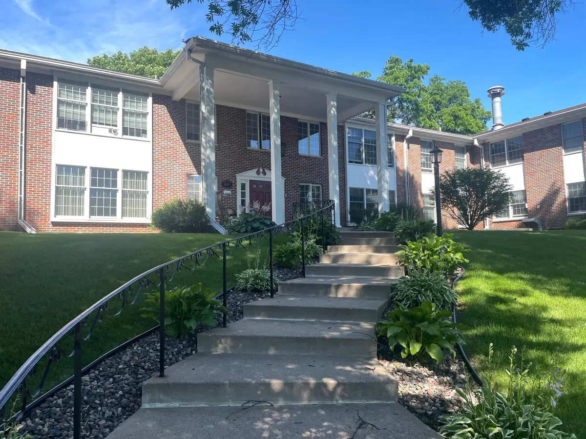 408 3rd Street N #104, Stillwater, MN 55082 - #1