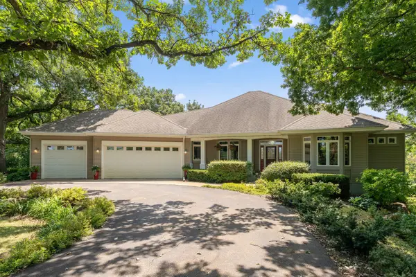 10035 Woodhill Boulevard, Lakeville, MN 55044