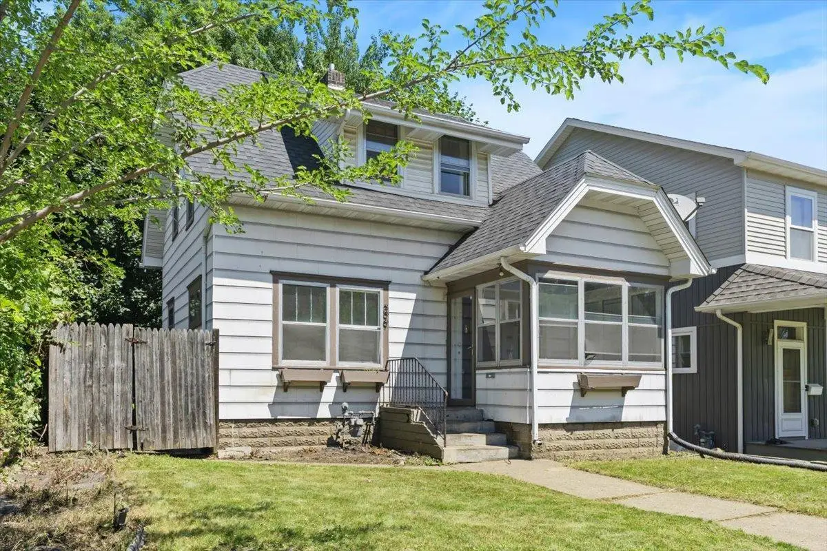 399 Curtice Street E, Saint Paul, MN 55107 - #1