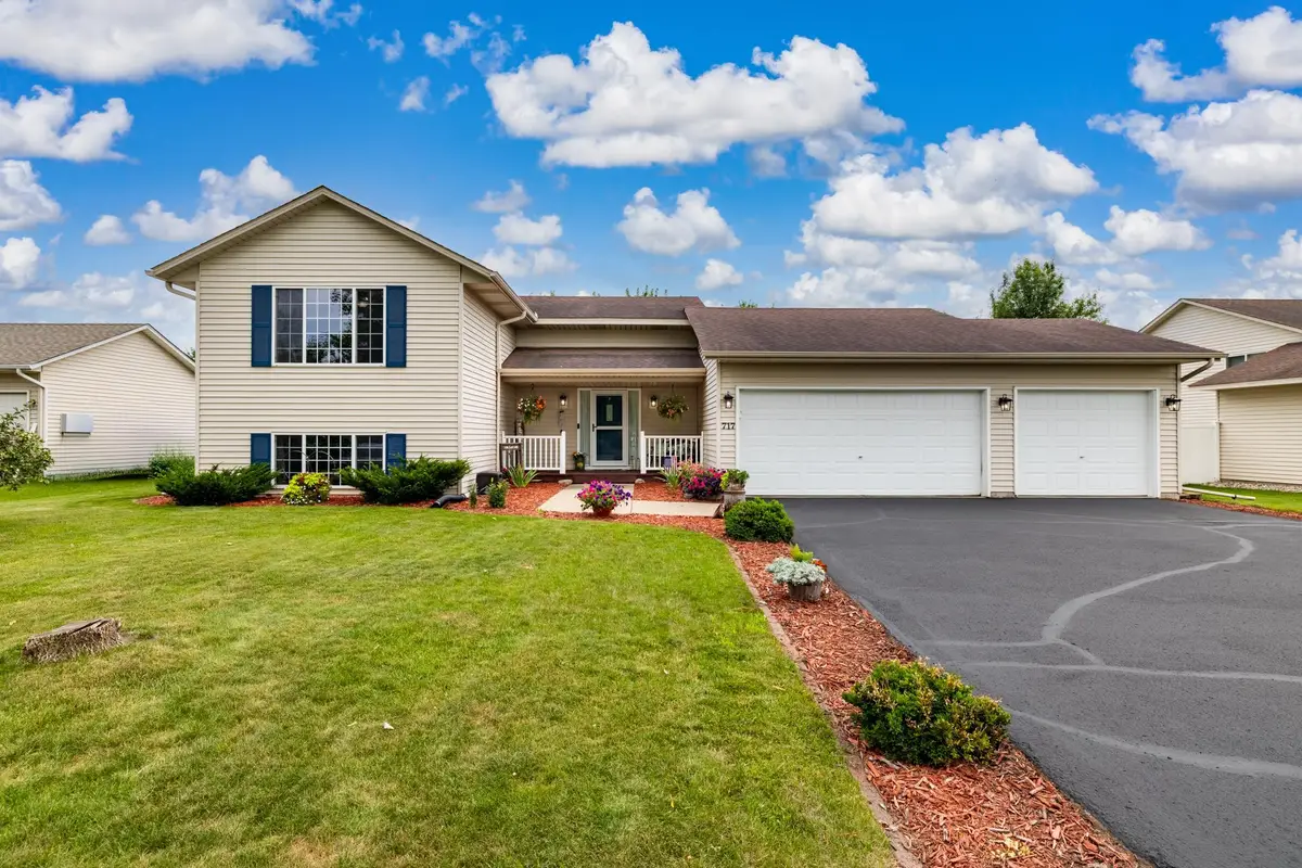 717 Heritage Lane, Belle Plaine, MN 56011 - #1
