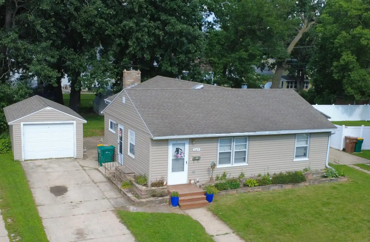 607 Edgewood Avenue, Albert Lea, MN 56007 - #1