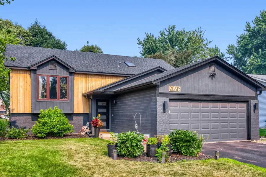20615 Jaguar Avenue, Lakeville, MN 55044 - #2