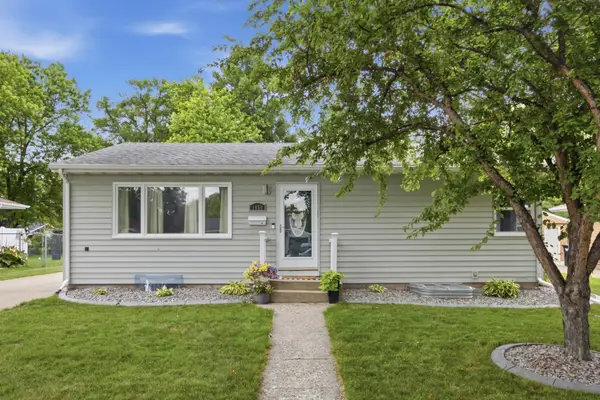1850 16th Street S, Fargo, ND 58103