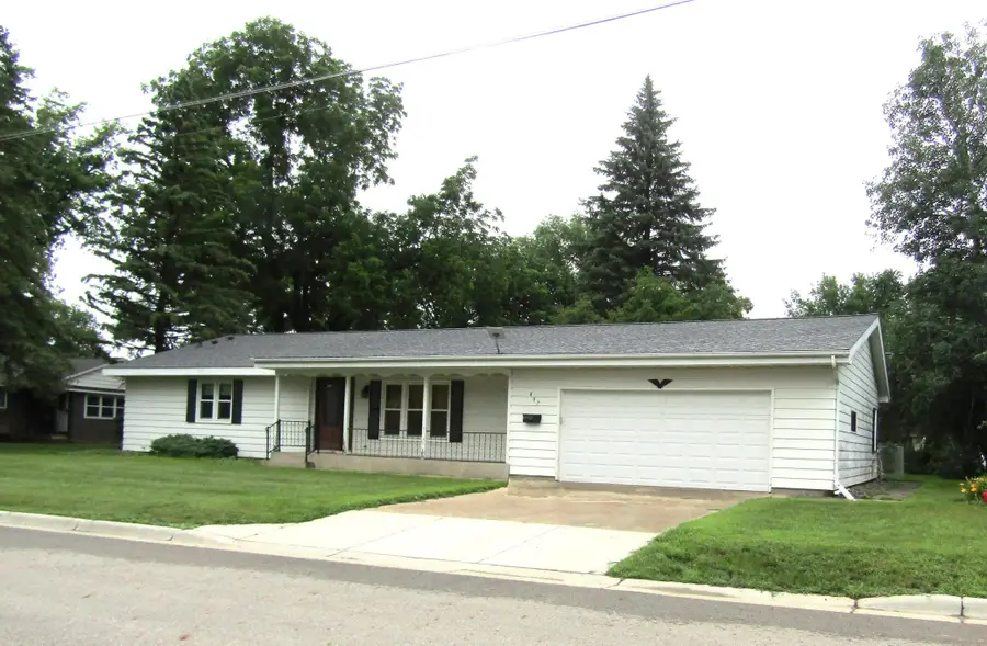 407 Eichelberger Avenue, Montevideo, MN 56265 - #3