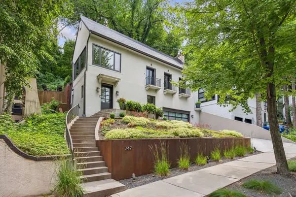 747 Kenwood Parkway, Minneapolis, MN 55403