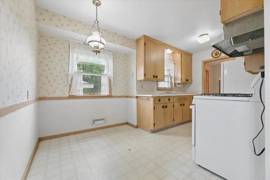 6400 Perry Avenue N, Brooklyn Center, MN 55429 - #3