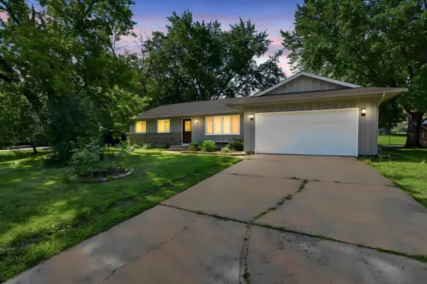 916 Whitney Drive, Apple Valley, MN 55124