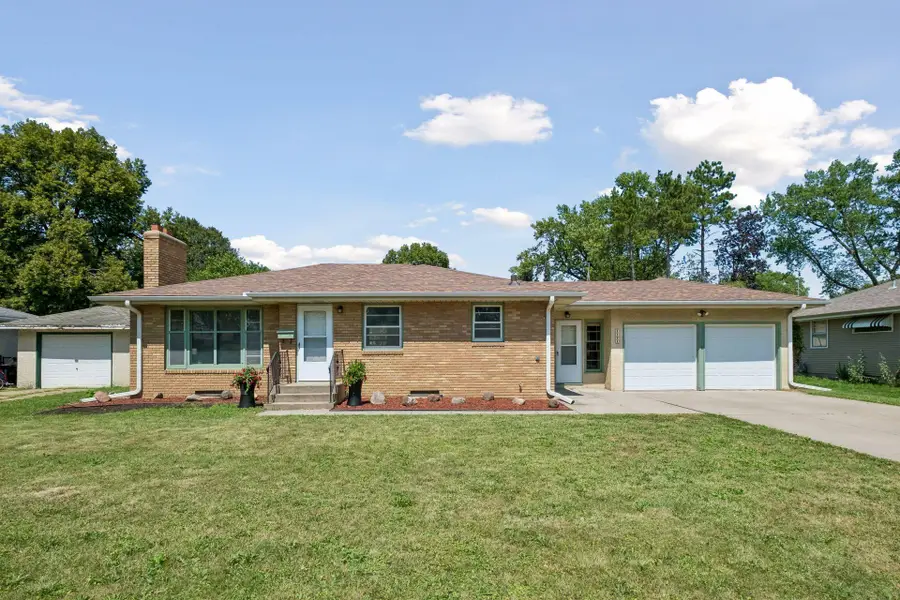 1171 Shryer Avenue W, Roseville, MN 55113 - #2