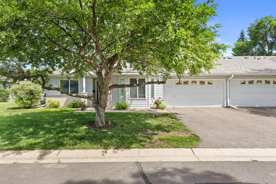 661 Belland Avenue, Vadnais Heights, MN 55127 - #2