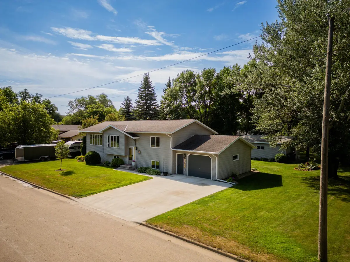 204 8th Avenue E, Lisbon, ND 58054 - #1