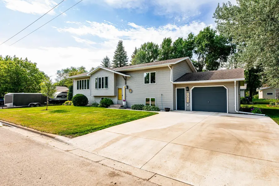 204 8th Avenue E, Lisbon, ND 58054 - #2