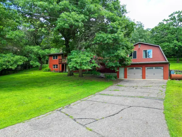 20631 County Road 9 Ne, New London, MN 56273