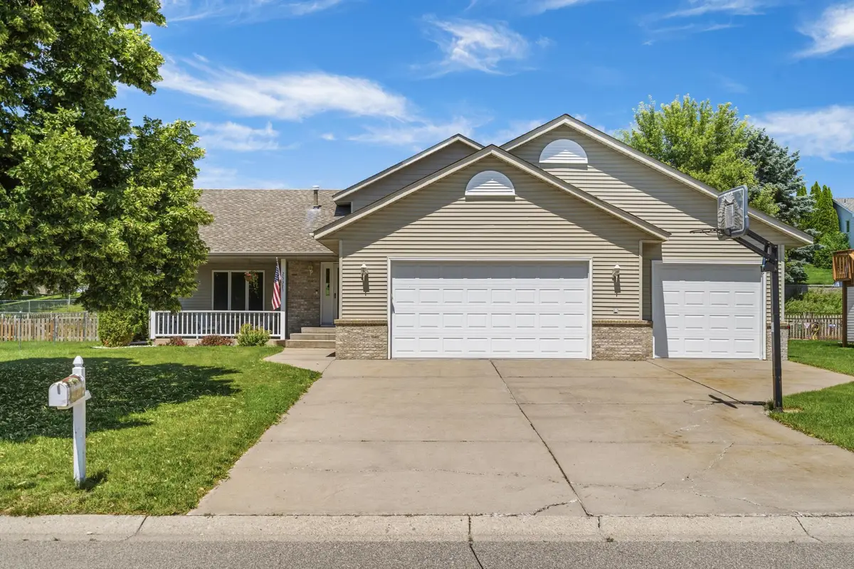 2537 Southcrest Avenue E, Maplewood, MN 55119 - #1