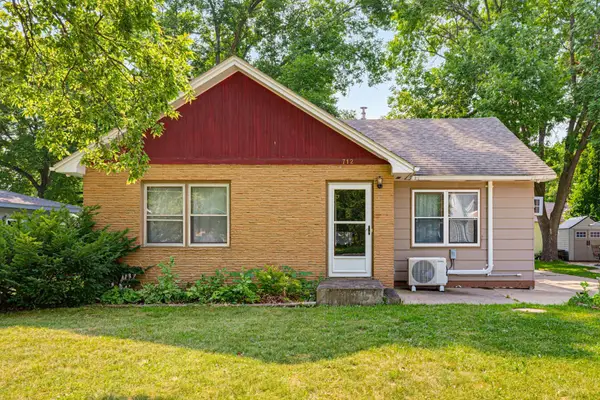 712 Lynn Road Sw, Hutchinson, MN 55350