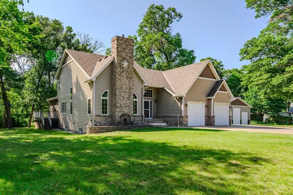 8750 E Beatrice Drive, Clear Lake, MN 55319