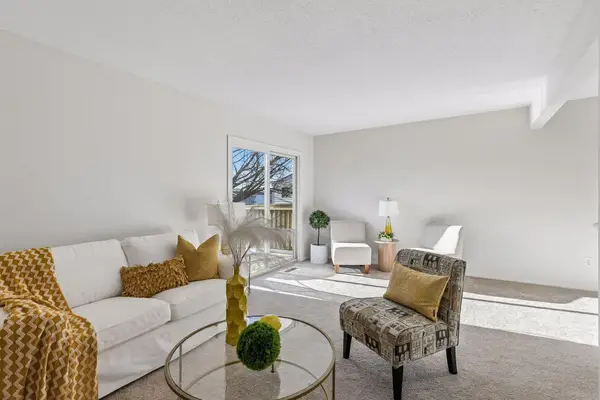 411 Dorland Place, Maplewood, MN 55119