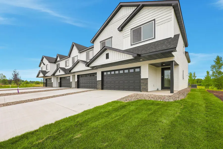 1102 45th Avenue Ne, Saint Cloud, MN 56304 - #2
