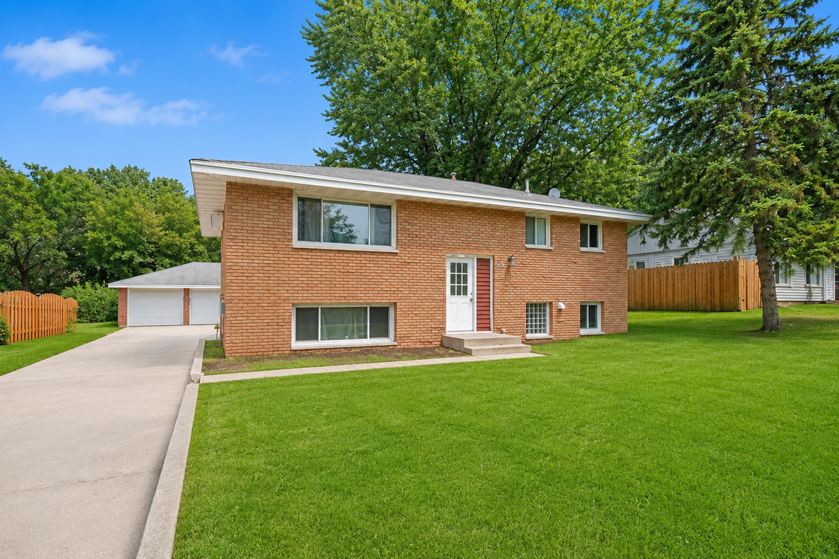 49 91st Lane Ne, Blaine, MN 55434 - #1