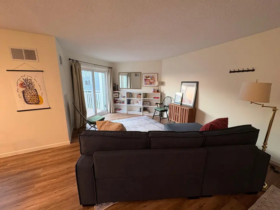 1372 Carling Drive #306, Saint Paul, MN 55108 - #2