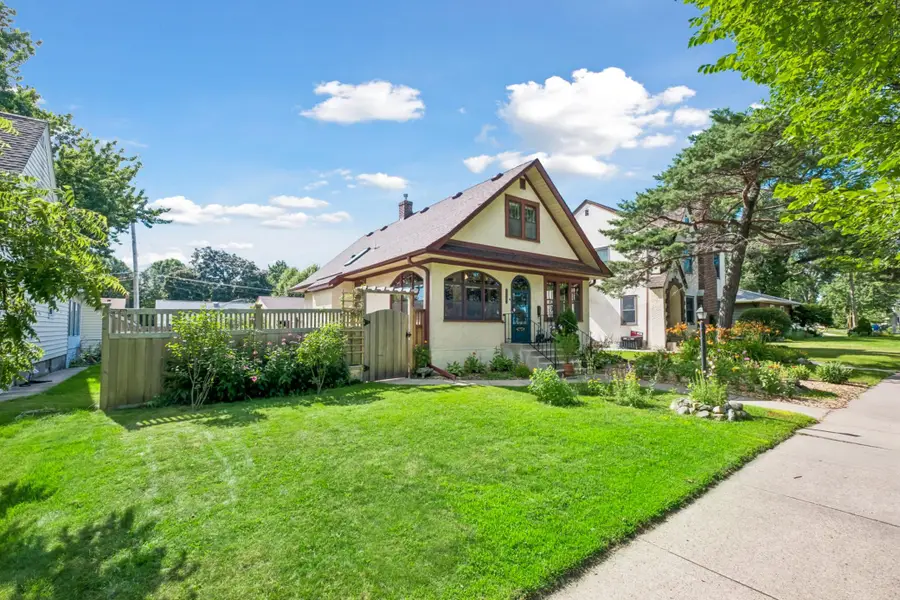 1301 Victoria Street N, Saint Paul, MN 55117 - #2