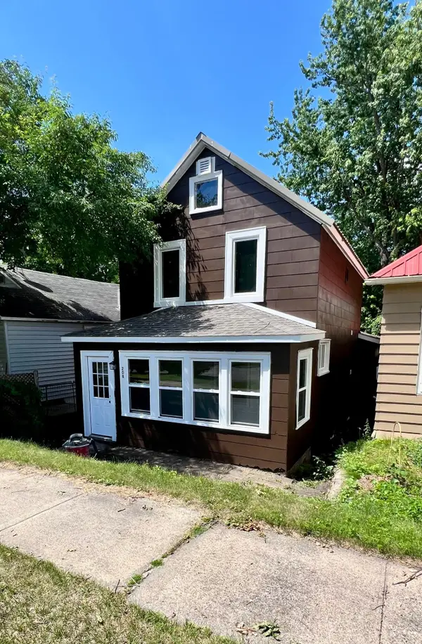208 6th Avenue, Bovey, MN 55709