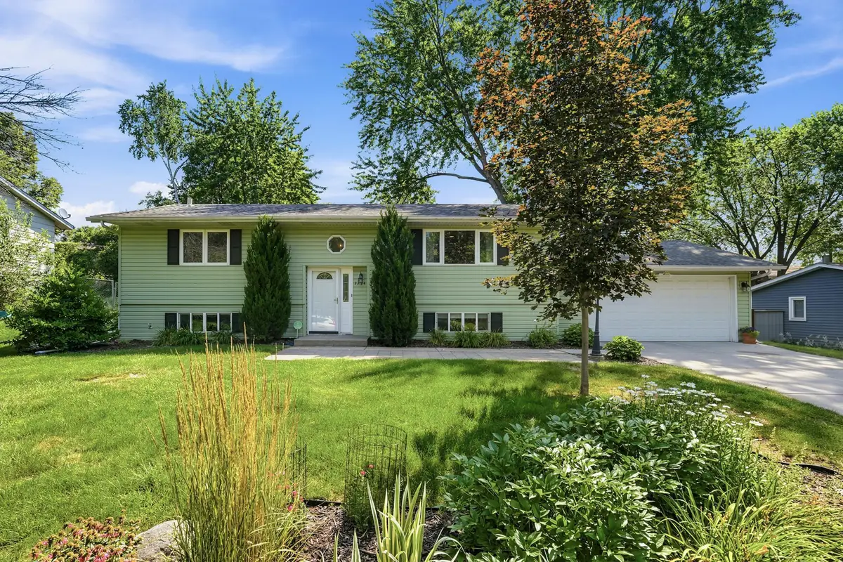 3224 Hillsboro Avenue N, New Hope, MN 55427 - #1