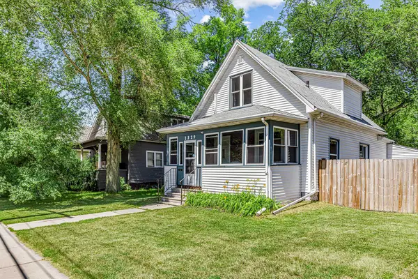 1329 1st Avenue N, Fargo, ND 58102