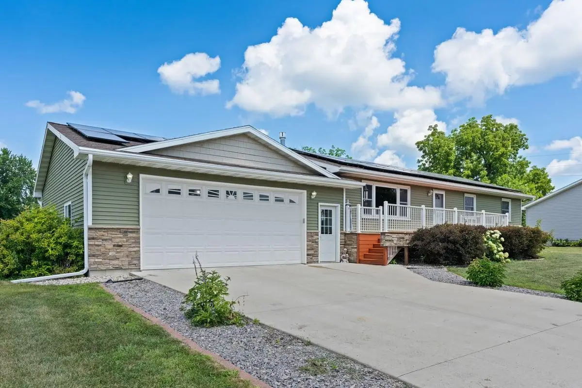 219 5th Street Se, Madelia, MN 56062 - #1