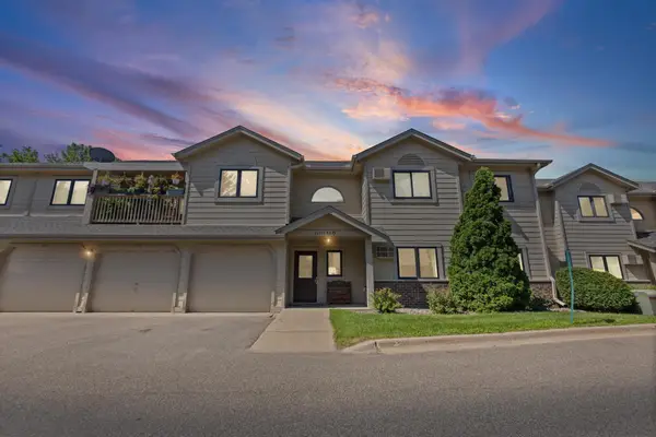 1560 Wheelock Lane #203, Saint Paul, MN 55117