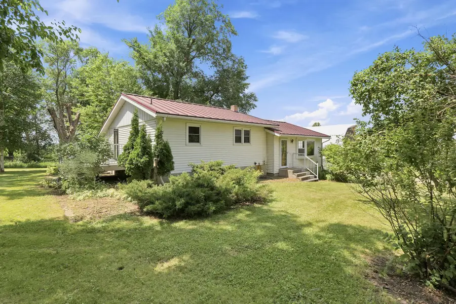 21126 210th Street, Hutchinson, MN 55350 - #2